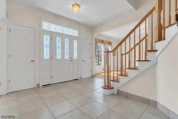 64 Bradley Ln, Bridgewater Twp., NJ 08807