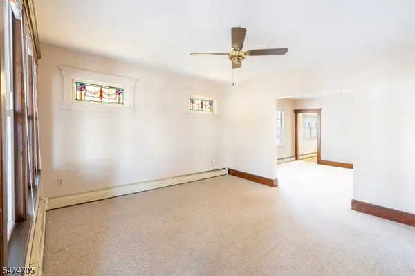 80 Washington Pl, Totowa Boro, NJ 07512