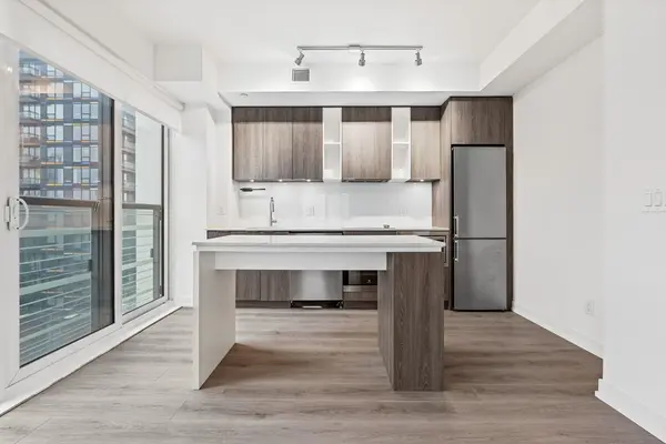 200 Sackville ST #1009, Toronto C08, ON M5A 0C4