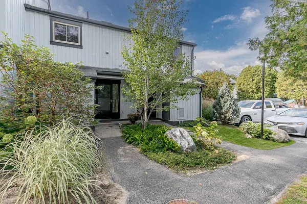 14 Dawson DR #415, Collingwood, ON L9Y 5B4