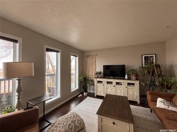 504 8th STREET W, Kindersley, SK S0L 1S0