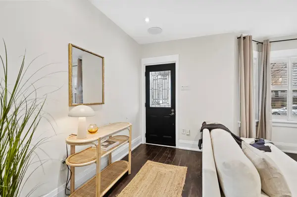 8 Primrose AVE, Toronto W06, ON M8V 1P8
