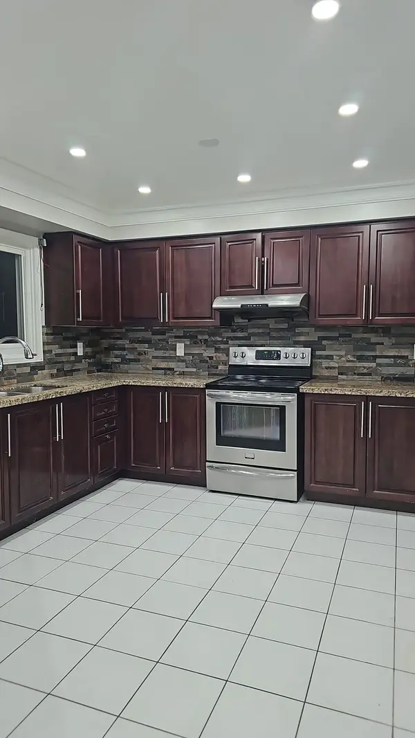 45 Livingston DR, Caledon, ON L7C 1A1