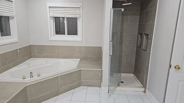 45 Livingston DR, Caledon, ON L7C 1A1