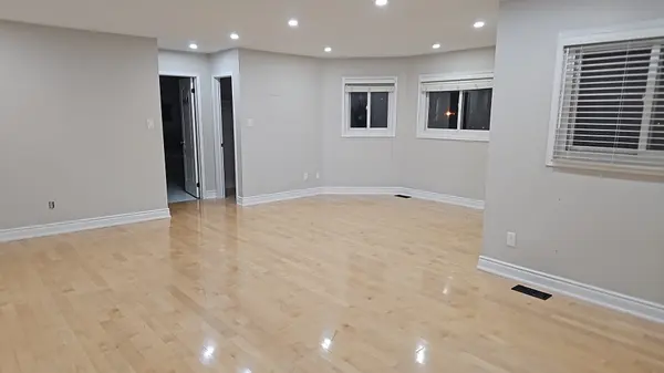 45 Livingston DR, Caledon, ON L7C 1A1