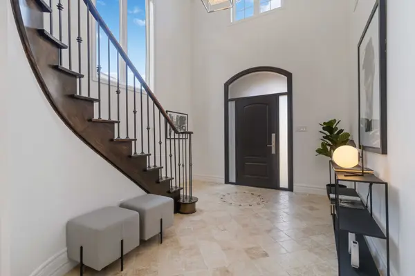 16 Begonia CRES, Brampton, ON L7A 0M5