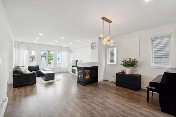 334 Haliburton HTS, Kanata, ON K2V 0G1