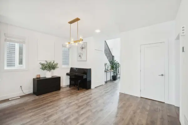 334 Haliburton HTS, Kanata, ON K2V 0G1