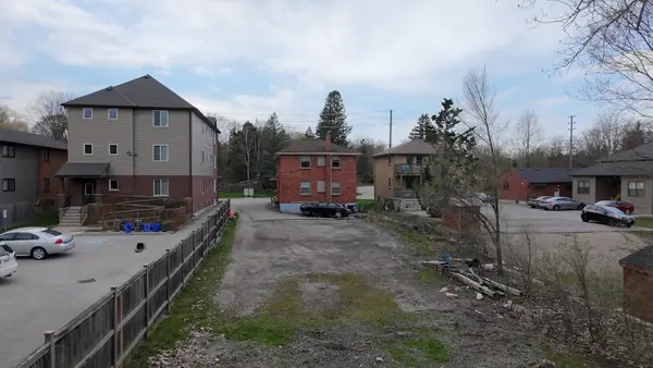 74 Essex ST, London North, ON N6G 1B2