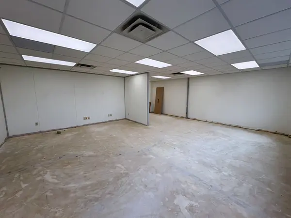 5510 Canotek RD #201, Beacon Hill North - South And Area, ON K1J 9J5