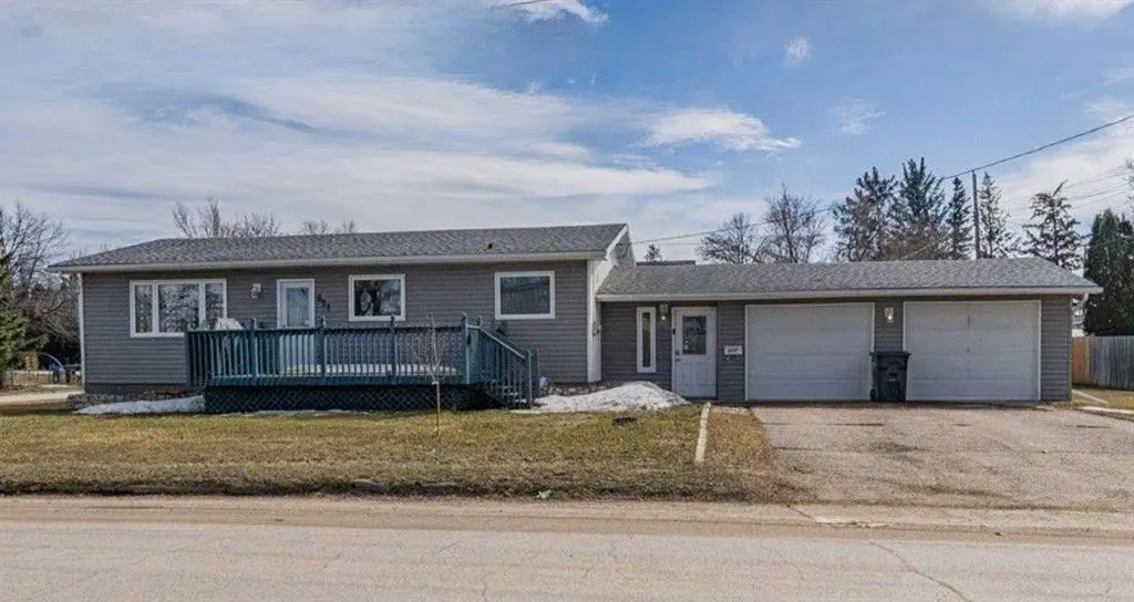 651 3rd ST, Portage La Prairie, MB R1N 2C6