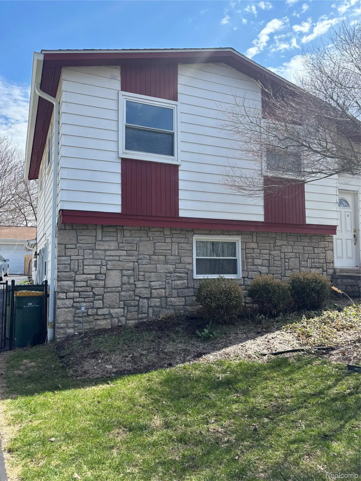 323 S 2nd ST, Brighton, MI 48116