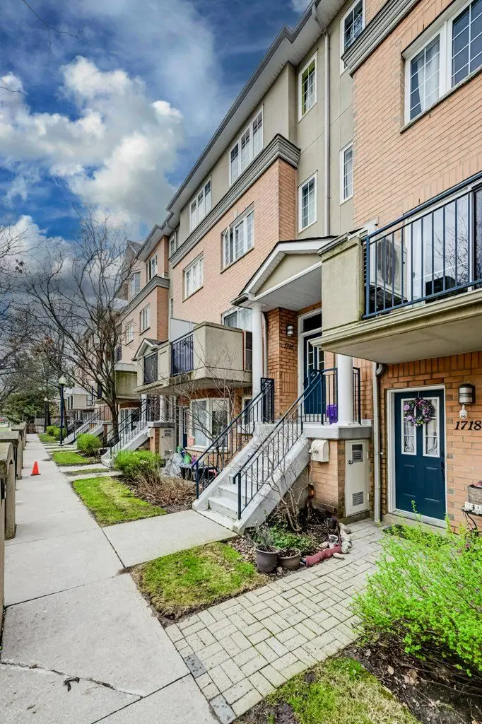 28 Sommerset WAY #1716, Toronto C14, ON M2N 6W7