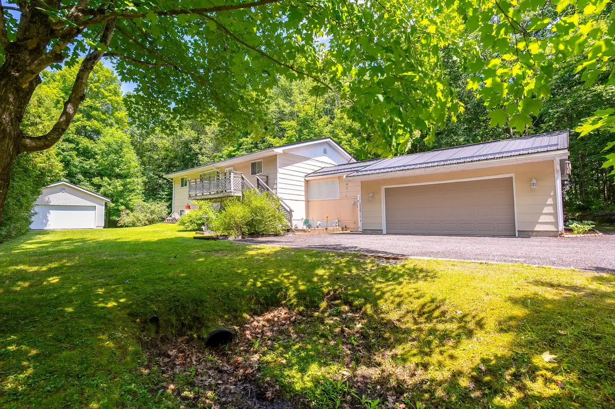 11 Shadow Lake #3 RD, Kawartha Lakes, ON K0M 2L0