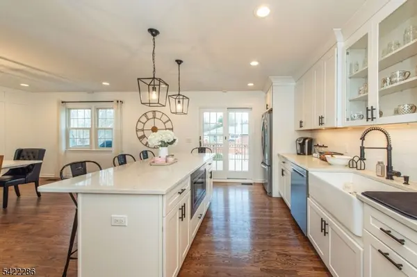 8 Cypress Ct, Fairfield Twp., NJ 07004