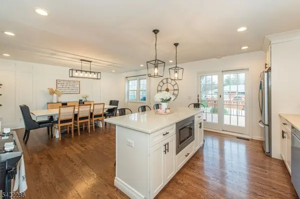 8 Cypress Ct, Fairfield Twp., NJ 07004