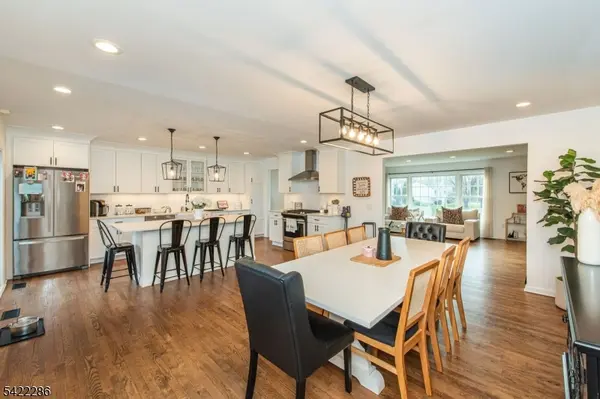 8 Cypress Ct, Fairfield Twp., NJ 07004