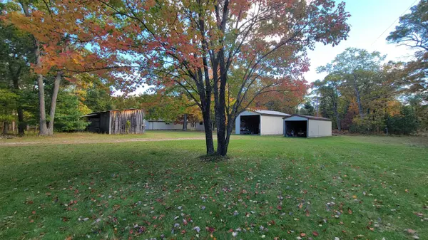 2152 Bissonette RD, Oscoda Twp, MI 48750
