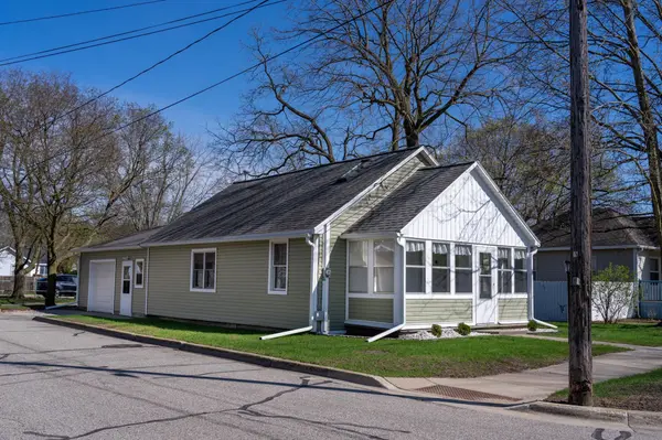 304 N Adams ST, Pleasant, MI 48858