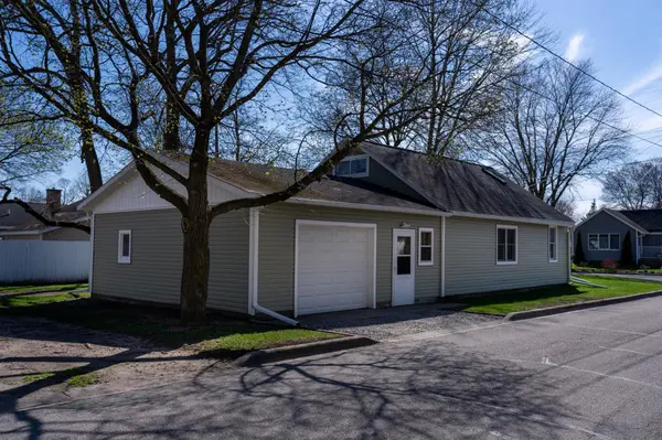 304 N Adams ST, Pleasant, MI 48858