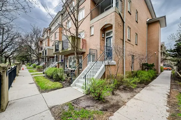 28 Sommerset WAY #1716, Toronto C14, ON M2N 6W7