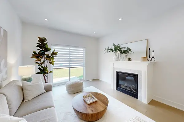 10 Palmira DR, Georgina, ON L0E 1R0