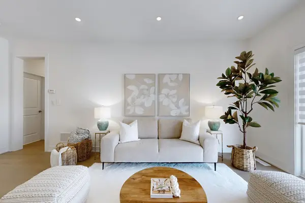 10 Palmira DR, Georgina, ON L0E 1R0