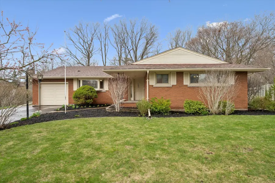 30 STONYBROOK DR, Kitchener, ON N2M 4L5