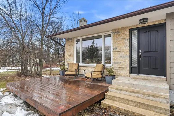 160 Blythefield RD, Sanford, MB R0G 2J0