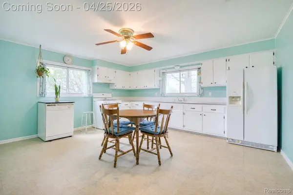 20796 Gibraltar RD, Brownstown Charter Township, MI 48183