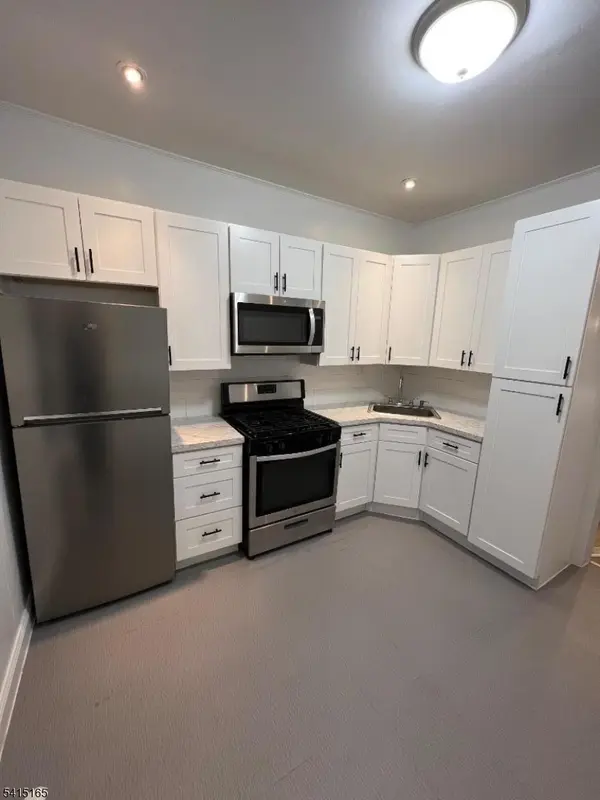 35 East Pl #2, Lodi Boro, NJ 07644