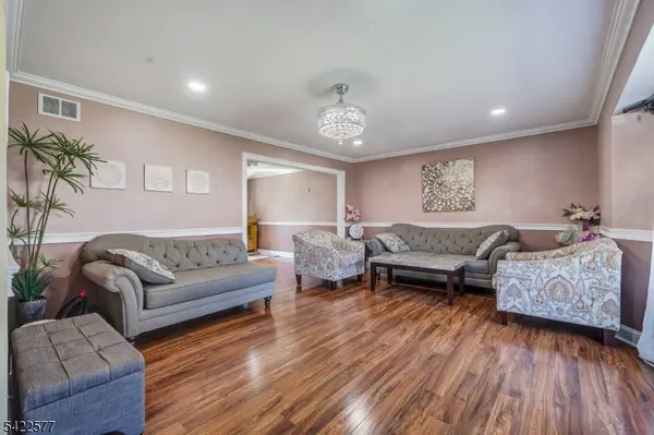 38 Johanna Court, Piscataway Twp., NJ 08854