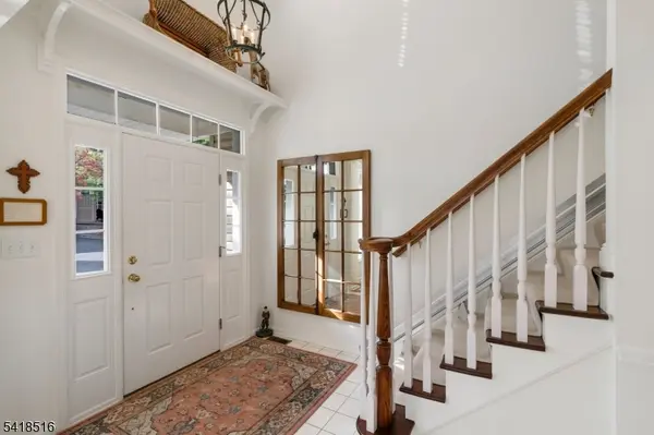 18 Loft Dr, Bridgewater Twp., NJ 08836