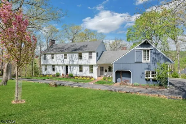 94 Brook Dr, Watchung Boro, NJ 07069