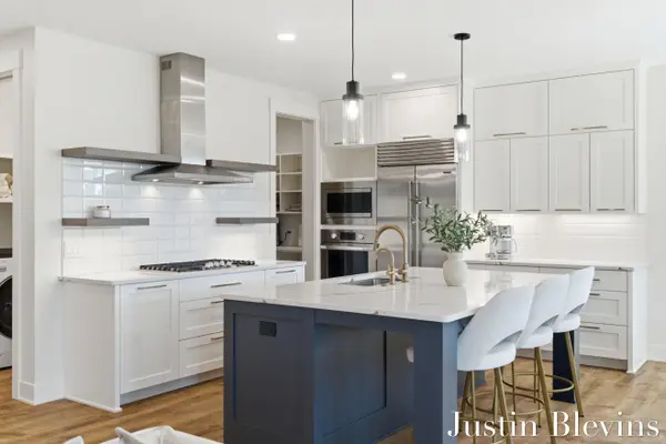 6324 Lamppost CIR SE #10, Cascade Twp, MI 49546