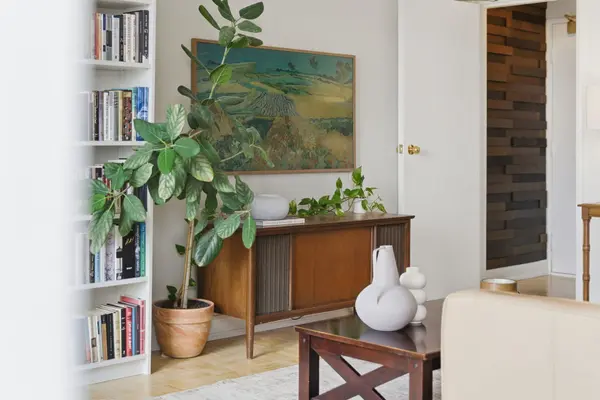 1071 Woodbine AVE #306, Toronto E03, ON M4C 4C2