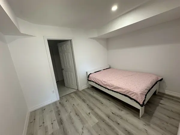 196 Colesbrook RD, Richmond Hill, ON L4S 0C2