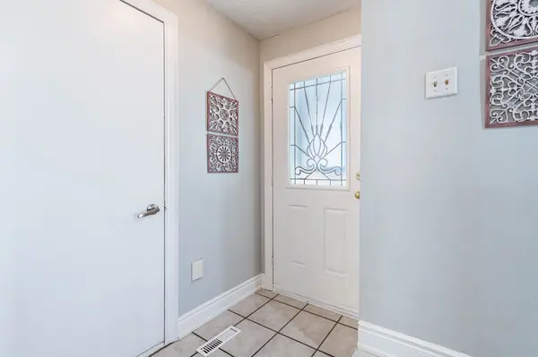 34 Berkshire SQ, Brampton, ON L6Z 1N4