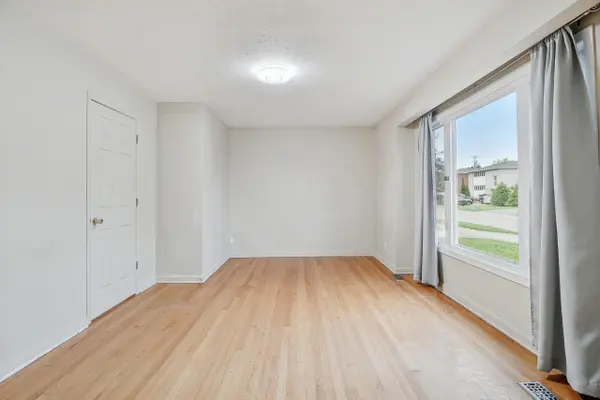 1391 Claymor AVE, Mooneys Bay - Carleton Heights And Area, ON K2C 1S5