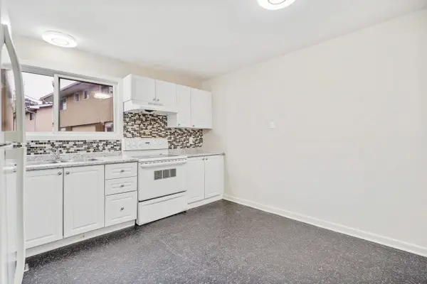 1391 Claymor AVE, Mooneys Bay - Carleton Heights And Area, ON K2C 1S5