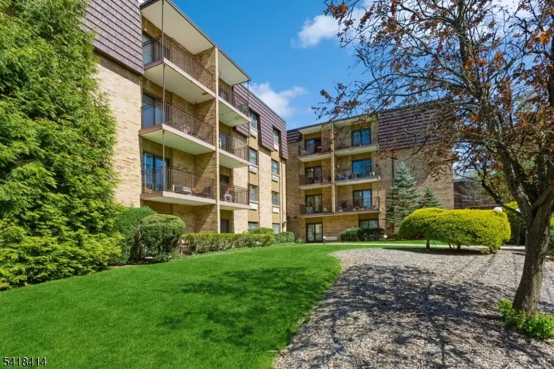 22 Riverside Dr #B 7, Cranford Twp., NJ 07016