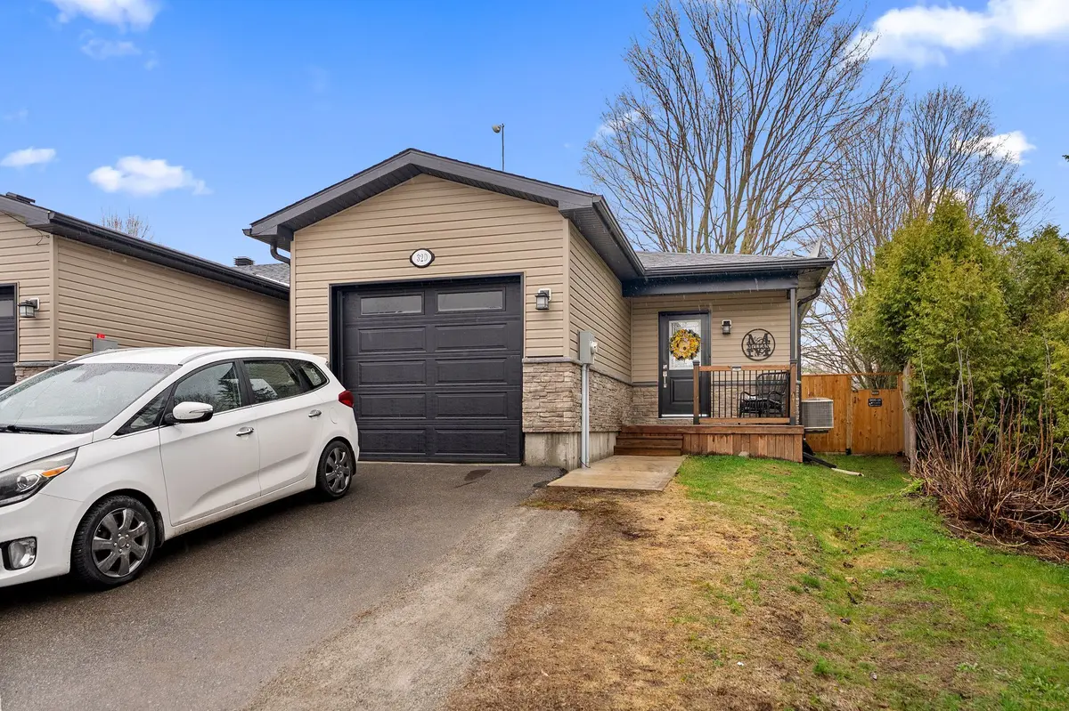 32 David ST #D, Edwardsburgh/cardinal, ON K0E 1X0