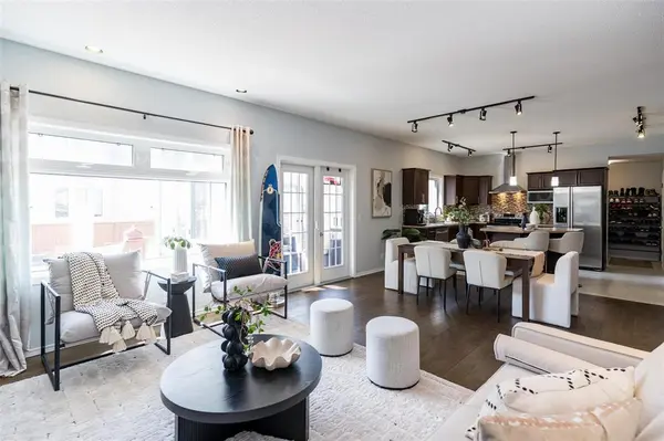 87 Kentland RD, Winnipeg, MB R3Y 0A4