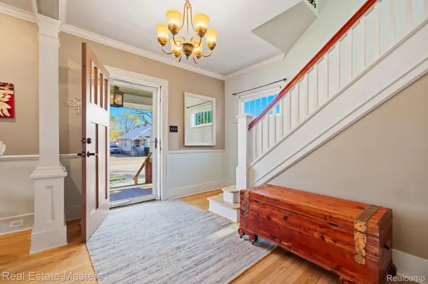 1324 Pine ST, Port Huron, MI 48060