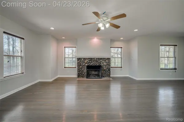 39936 Warren RD, Canton Charter Township, MI 48187