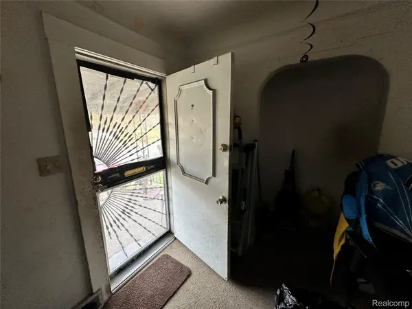 18051 Fairport ST, Detroit, MI 48205