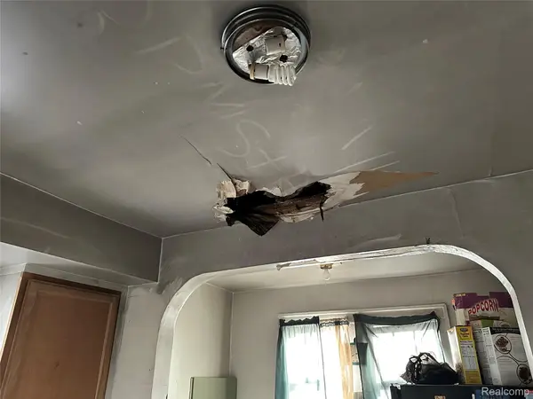 18051 Fairport ST, Detroit, MI 48205