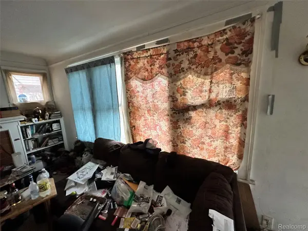 18051 Fairport ST, Detroit, MI 48205