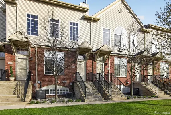 30770 Ardmore CT, Novi, MI 48377