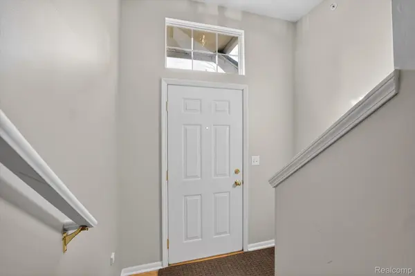 30770 Ardmore CT, Novi, MI 48377